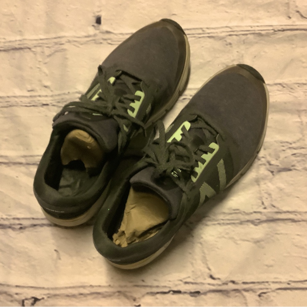 NEW BALANCE CUSH WOMENS RUNNING SHOES.  2017